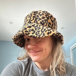 Free gift with $20 purchase - vintage 90s leopard print bucket hat medium large